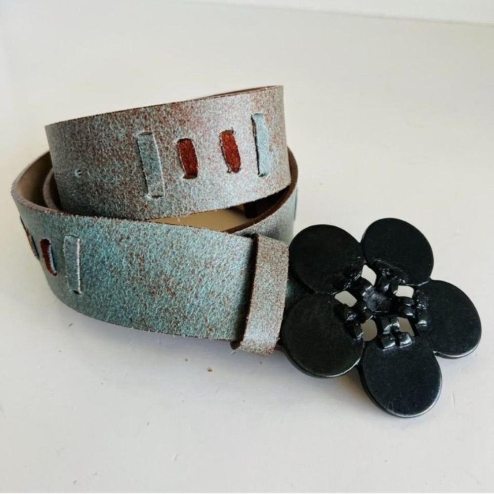 Turquoise and Brown Leather Belt with Flower Buckle